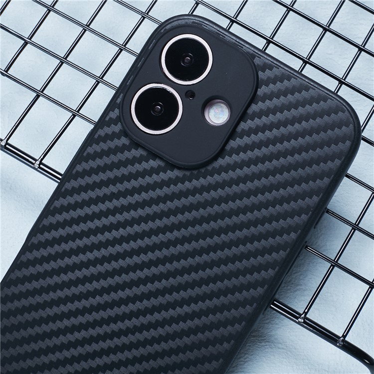 Elegant kulfiber cover til iPhone 16