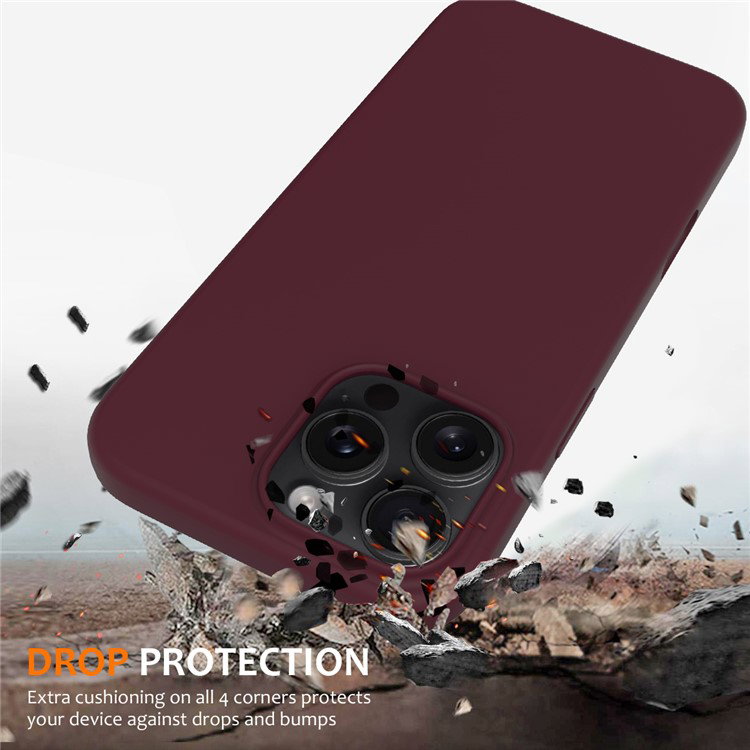 Sideprofil af vinrødt flydende silikone cover til iPhone 16 Pro Max