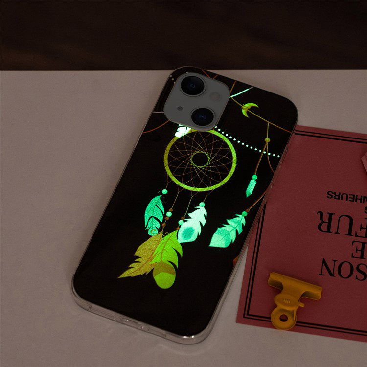 Drømmefanger mønster på iPhone 15 cover