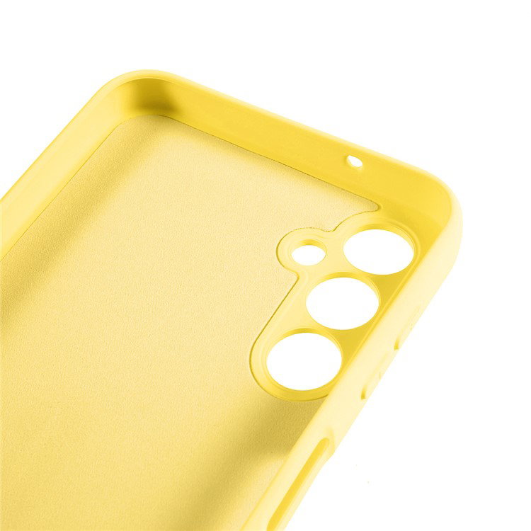 Bagsiden af telefon med cover monteret