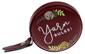 Yarn Rules Mini Målebånd med Etui i Kunstlæder