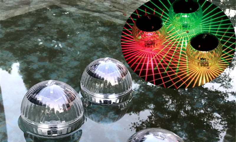 Flydende Solcelle LED Lampe til pool/Havedam