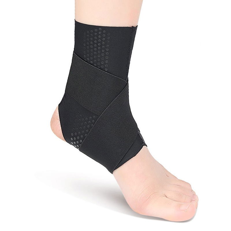 Ankelstøttestrømpe til Plantar Fasciitis på hvid baggrund