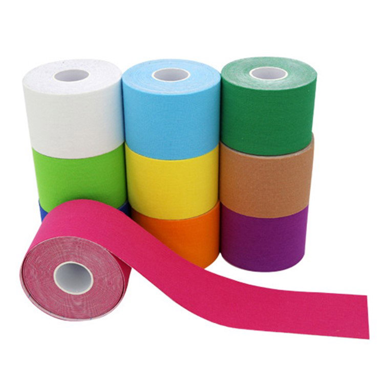 Kinesiologi Sportstape Pink i brug på knæ