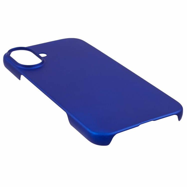 Detalje af mat tekstur på mørkeblå iPhone 16 Plus cover